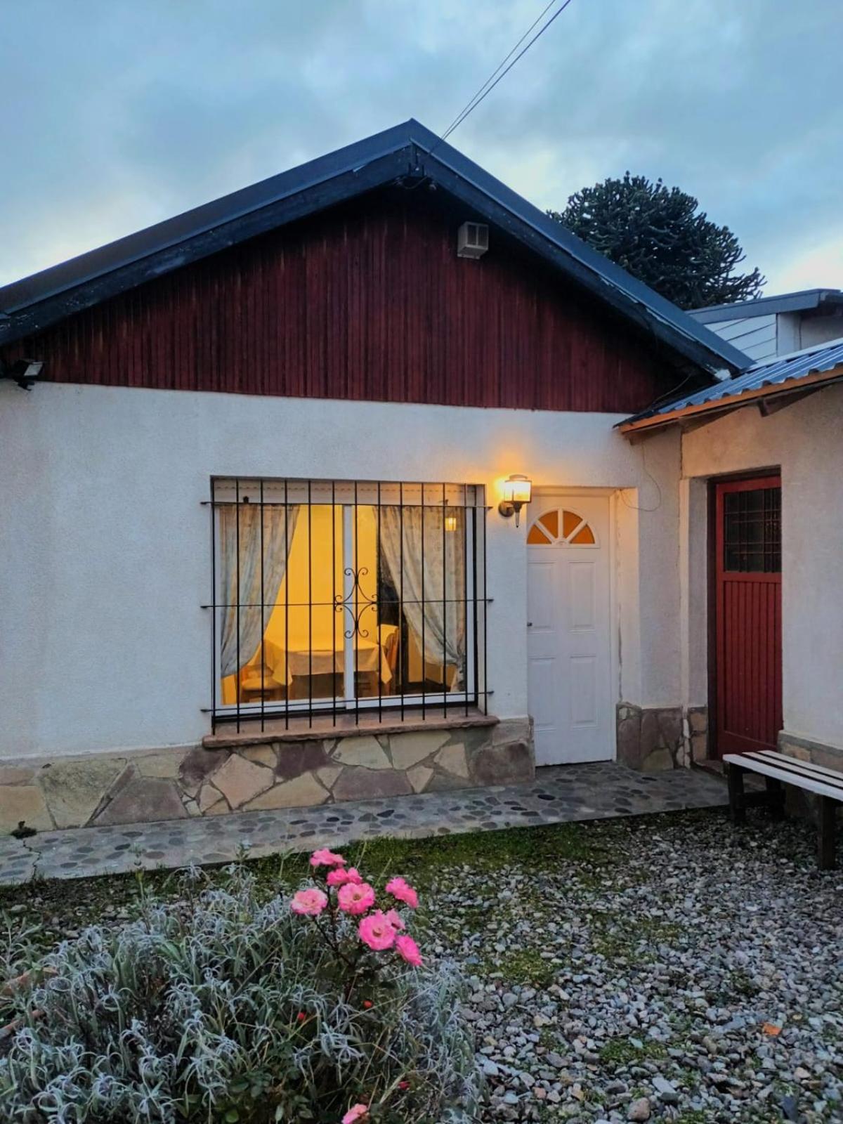 Casa Centro Bariloche Βίλα Εξωτερικό φωτογραφία